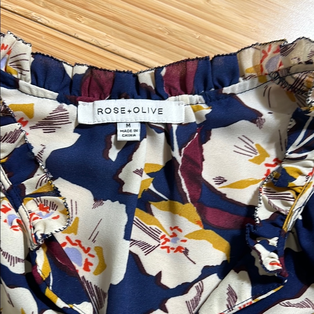 Floral Sleeveless Blouse with Mandarin Collar Size M